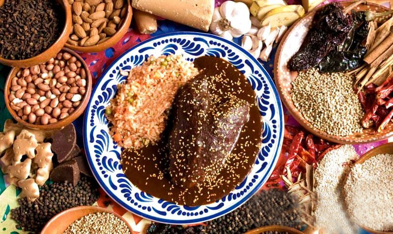 Cocina de Puebla: Chalupas Poblanas, Sencillez y Sabor en Cada Mordisco